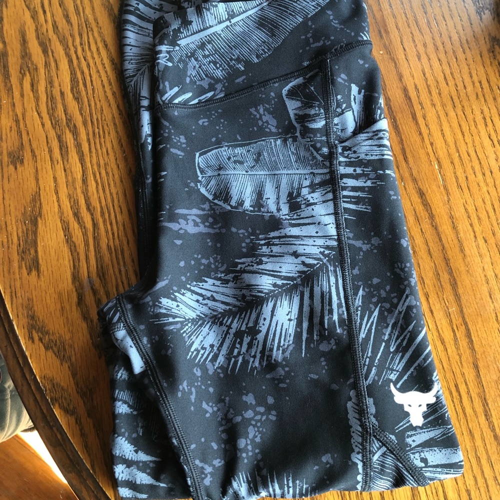 Under Armour Capris size medium